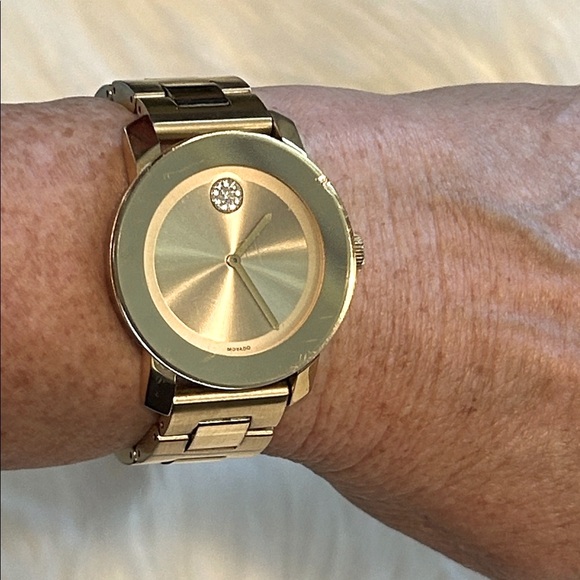 Movado Bold Collection Crystal Gold-Ion Plated Stainless Watch Crystal Detail - Picture 3 of 14